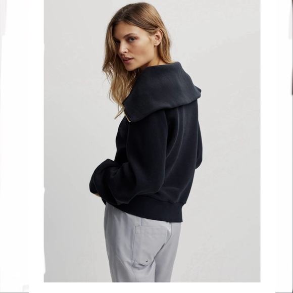 Sold Perfect condition Varley vine half zip size large - Picture 3 of 5